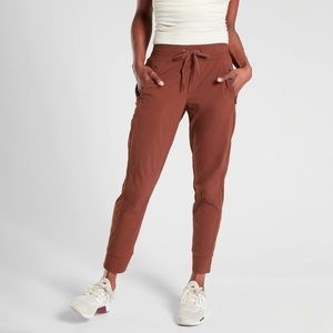 Athleta Trekkie Jogger in Cognac Brown